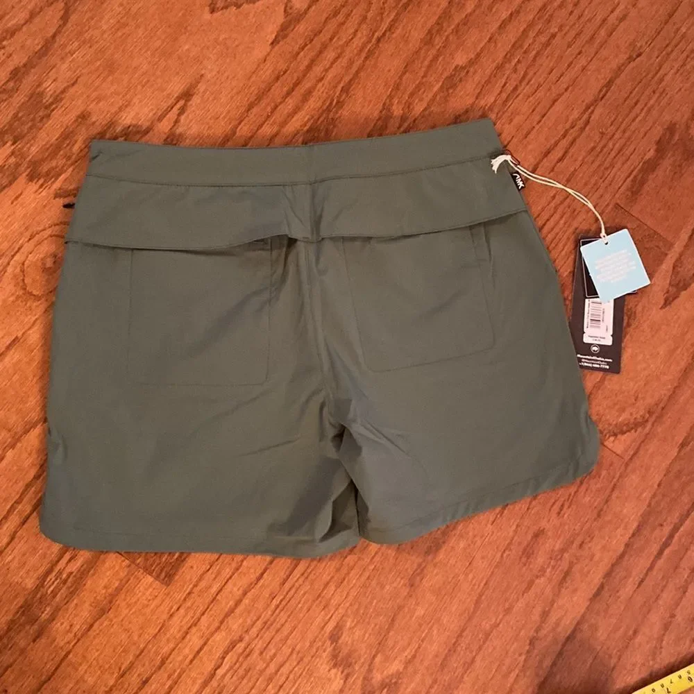 NWT Mountain Khakis green shorts 10 - water repellent, classic fit